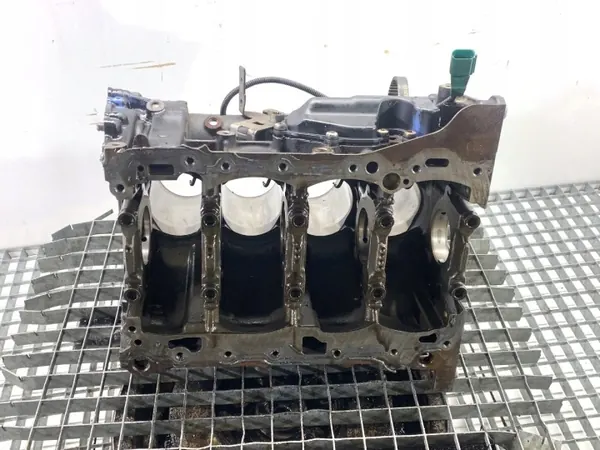 OEM Moottorilohko VW Tiguan 2.0 170hv CAW 2007-2018 image 10