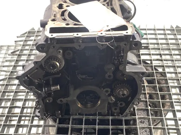 OEM Moottorilohko VW Tiguan 2.0 170hv CAW 2007-2018 image 4