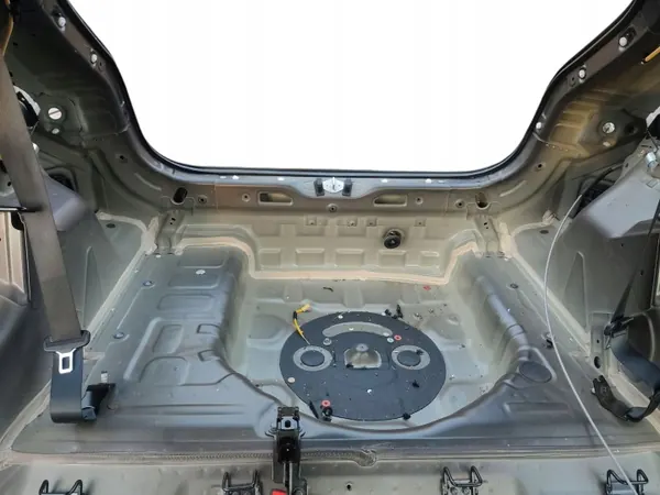Takaöy Kia Stonic OEM PAS TYLNY WANNA image 4