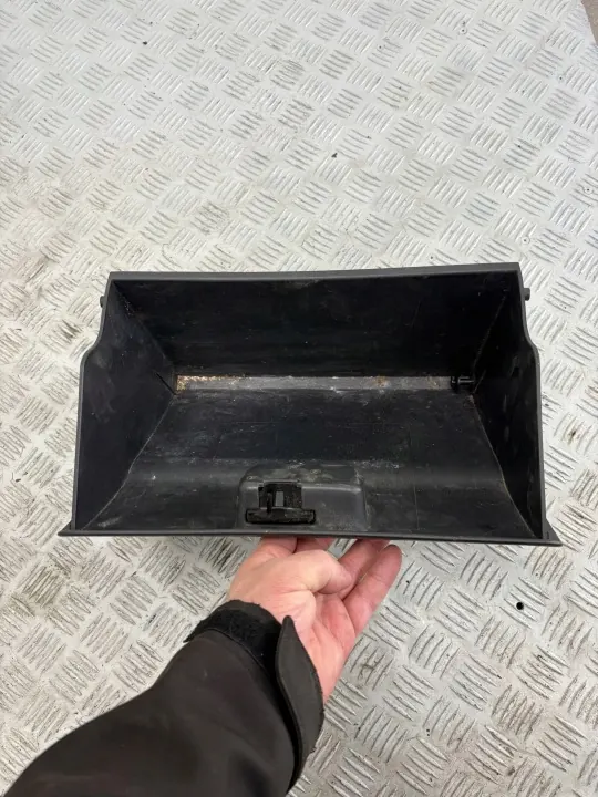 OEM SCHOWEK PASAŻERA KOKPITU SUZUKI JIMNY 98- image 4