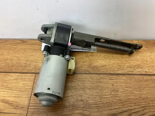 Istuinmoottori OEM L0372822AAPINYA Dodge Charger 2015+ image 2