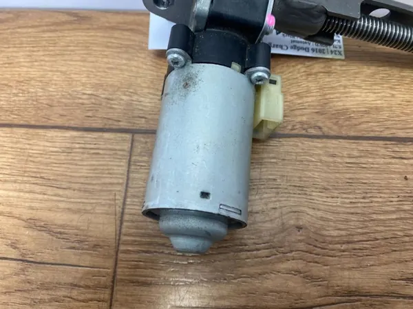 Istuinmoottori OEM L0372822AAPINYA Dodge Charger 2015+ image 4