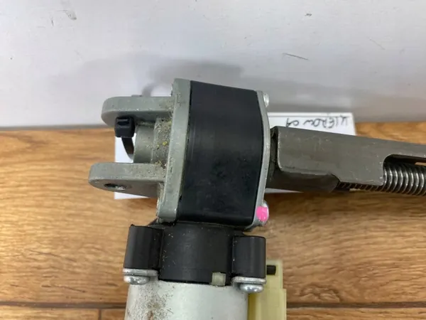 Istuinmoottori OEM L0372822AAPINYA Dodge Charger 2015+ image 9