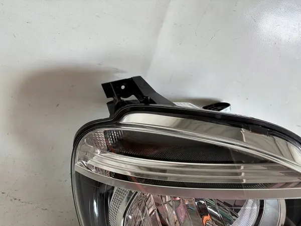 Oikea Ajovalo Renault Twingo III 260104296R OEM image 5