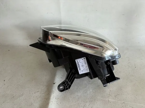 Oikea Ajovalo Renault Twingo III 260104296R OEM image 6