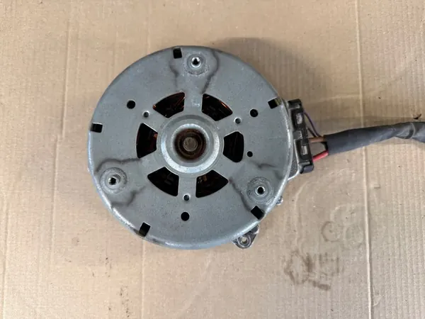 Audi A4 B9 W117 W176 Fläktmotor Styrenhet 3137232082 image 2