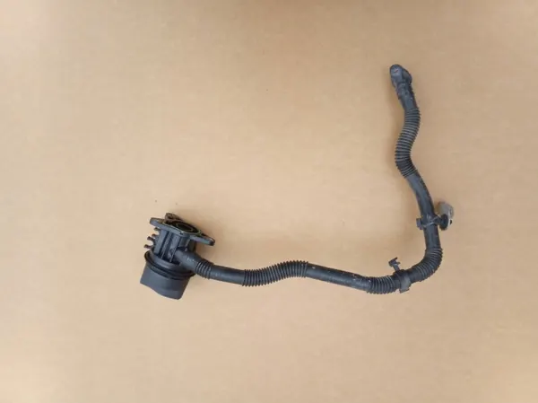 Mercedes Öl-Einfüllstutzen OEM A2700180900 - Gebraucht image 2