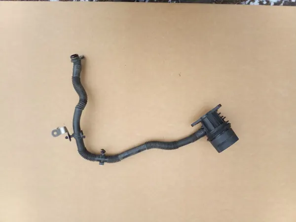 Mercedes Öl-Einfüllstutzen OEM A2700180900 - Gebraucht image 3