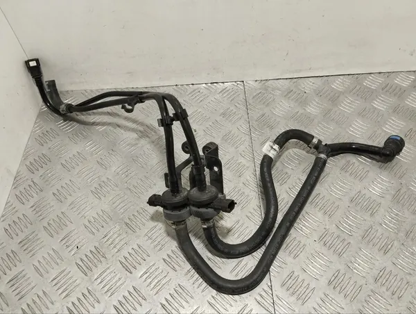 Fuel Distributor Pipe Aston Martin DB11 2019 HY539B051AB image 4