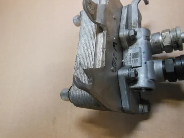 Oliekoeler Mercedes W213 A0995006300 image 3