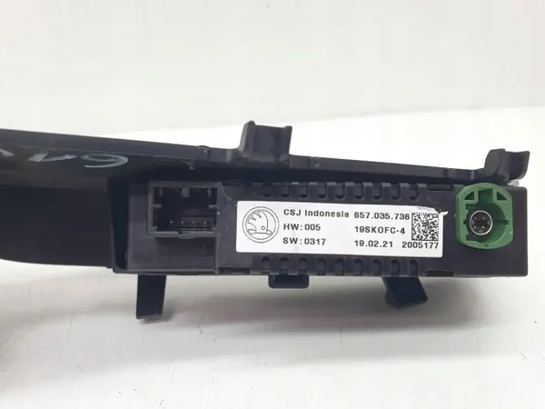 USB-C-porttipistoke OEM 657035736 Skoda Kamiq Scala image 4