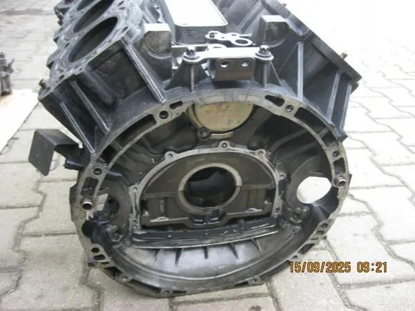 Käytetty moottorilohko OEM R6426605 Mercedes OM642:lle image 5