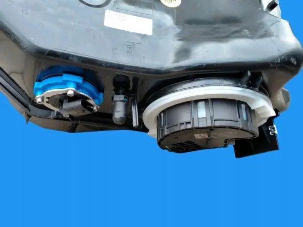 Tanque ADBlue Audi Q7 OEM 4M0131878CN com Bomba image 3