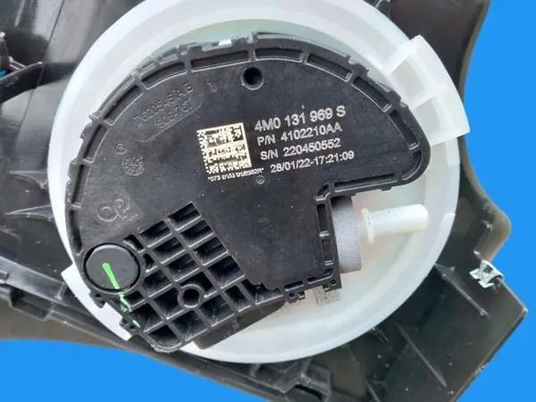 Tanque ADBlue Audi Q7 OEM 4M0131878CN com Bomba image 4