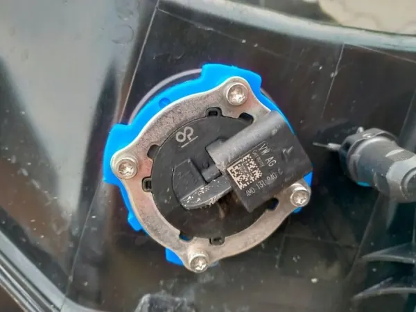 Tanque ADBlue Audi Q7 OEM 4M0131878CN com Bomba image 5