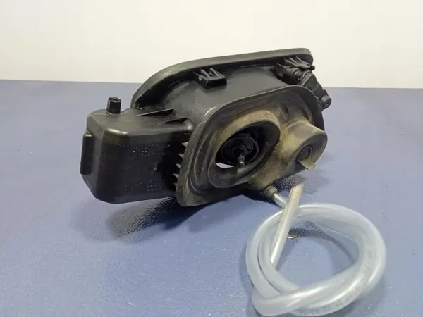Audi SQ8 Q8 polttoainelippa OEM 4M8809906 - Käytetty image 3