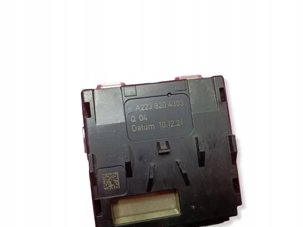 Mercedes-Benz USB-poort OEM A2238204303 voor S W223 image 3