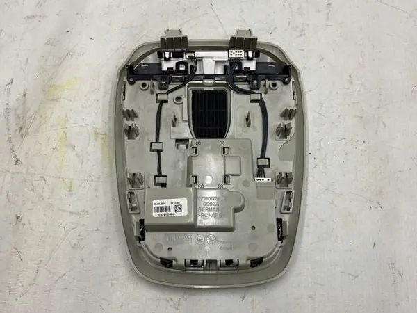 Luz de teto Volvo V90 S90 OEM 31479143 - Usado image 4