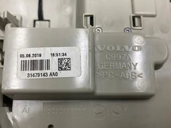 Luz de teto Volvo V90 S90 OEM 31479143 - Usado image 5