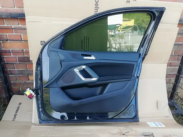 Höger Framdörr Peugeot 308 II T9 2013- OEM 1610102180 image 8