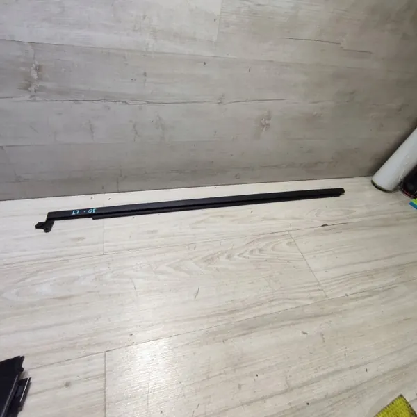 Bakrutslist OEM 1708 Vänster sida Dacia Jogger image 2