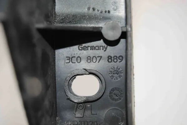 Suporte de farol dianteiro esquerdo VW PASSAT B6 3C0807889 image 2