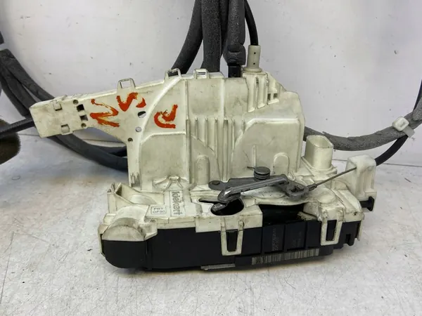 Mercedes W906 Vänster Skjutdörrslås image 4