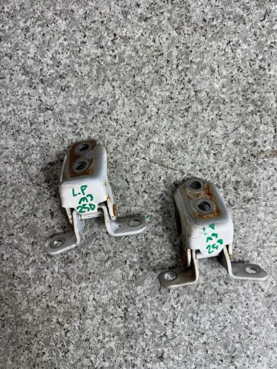 Dörrgångjärn Fram Vänster OEM MAZDA 3 BM 2013-2017 image 2