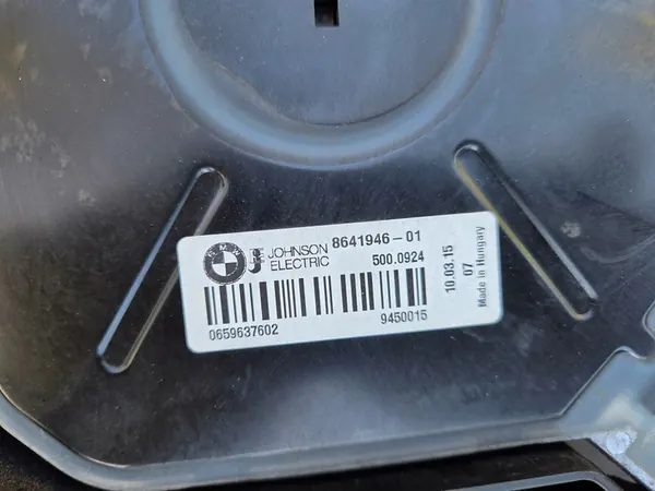 BMW 1 F20 Fläktkåpa 8641963 8641946 image 10