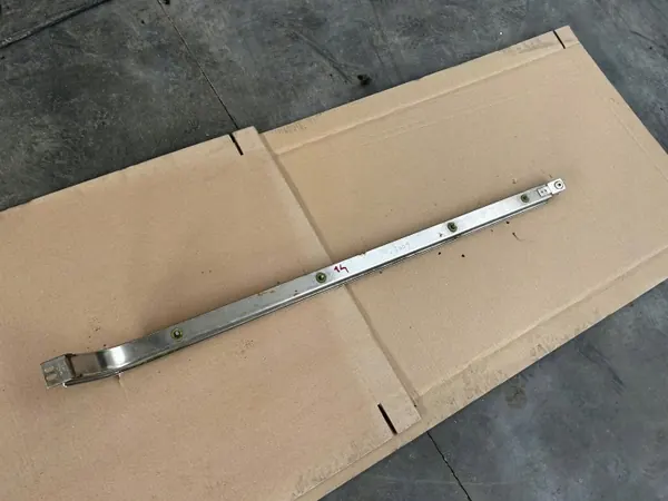 Rail de guidage porte coulissante OEM 701843872A VW T4 image 4