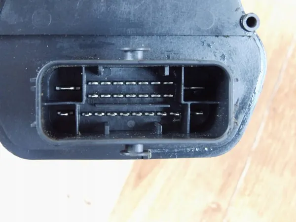 Toyota Yaris IV Jarruvahvistinpumppu OEM 47210-0D080 image 6