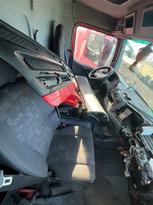 Cabina día Mercedes Atego OEM Atego kabina - Usado image 3