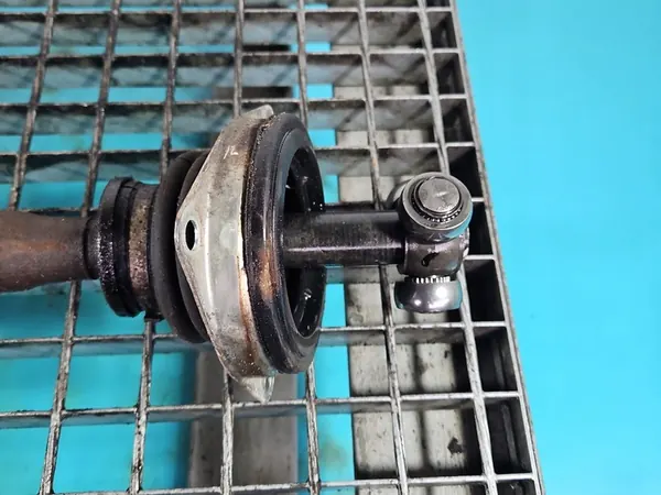 Vänster framaxel Dacia Sandero II 12-20 image 3