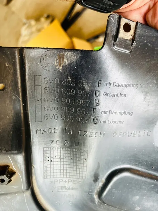 Skoda OE 6V0809957B Wheel Arch Liner image 5