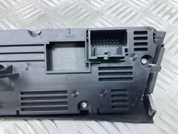Audi A6 Allroad C7 ilmastointipaneeli OEM 4G0820043AK image 8