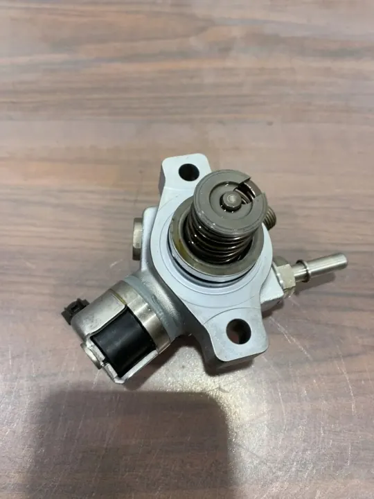 Bomba de combustible Subaru Forester OEM 2961000640 - Usada image 5