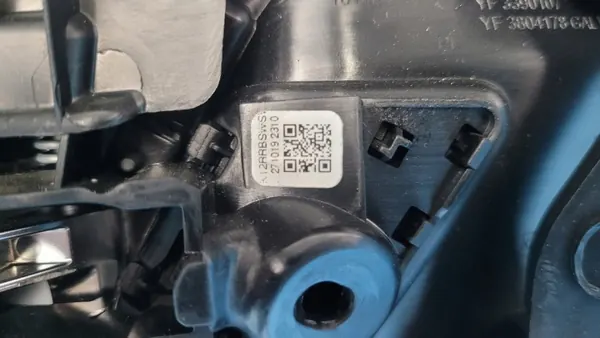BMW 3 G21 Oikea Takaoven Verhoilupaneeli OEM 3390773 image 7