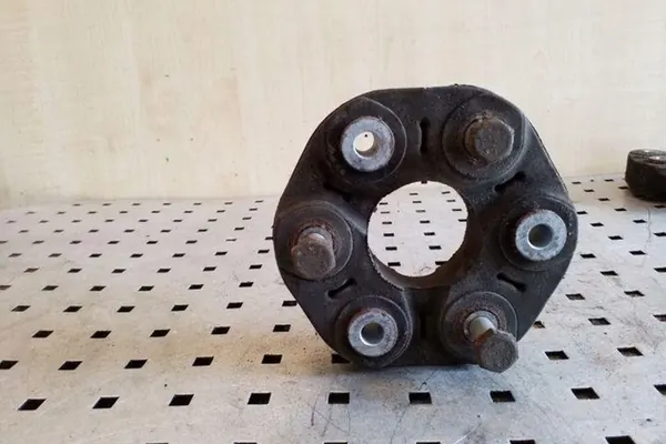 Acoplamento de borracha do eixo de transmissão BMW 3 TOURING (E91) 2.0L Diesel OEM image 2