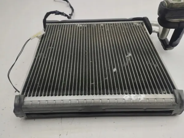 Värmekärna A/C Ford Galaxy 2017 OEM AMD133228 image 3