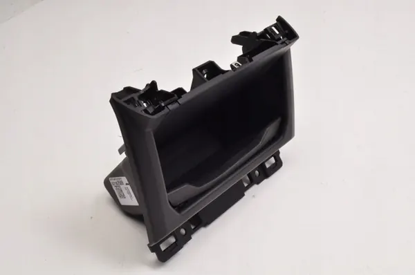 Renault Captur II Tunnelförvaring OEM 682105268R image 10