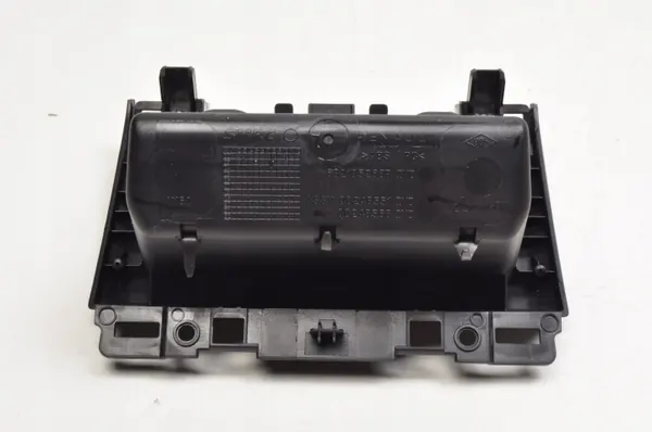 Renault Captur II Tunnelförvaring OEM 682105268R image 8