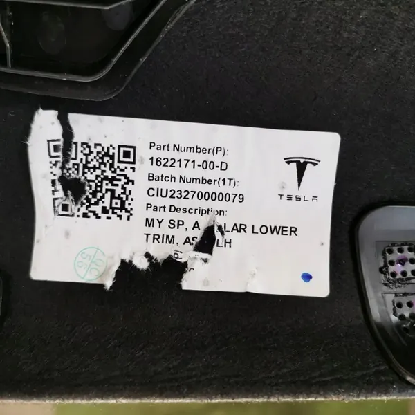 Cache de pilier A inférieur Tesla Model Y OEM 1622171-00-D image 4