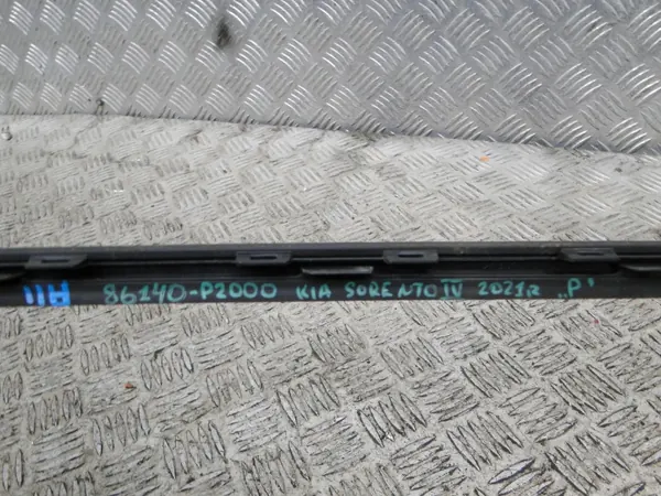 Kia Sorento IV tuulilasin tiiviste oikea OEM 86140-P2000 image 5
