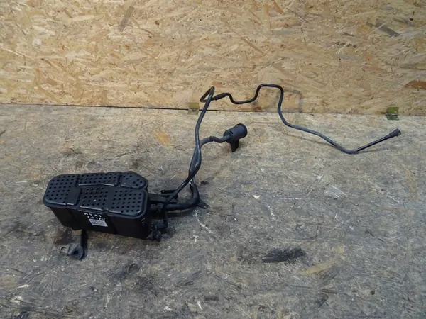 Boîtier de Filtre à Carbone 2.0 TFSI Audi A4 B9 8W image 1