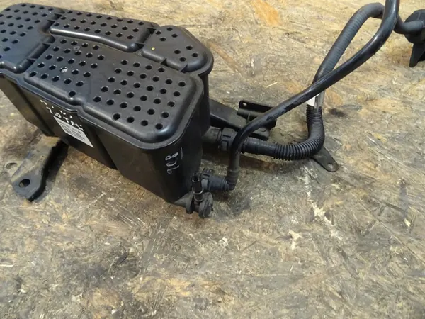 Boîtier de Filtre à Carbone 2.0 TFSI Audi A4 B9 8W image 3