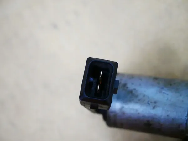 Válvula de pressão de óleo BMW 7584990 image 3