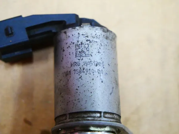 Válvula de pressão de óleo BMW 7584990 image 4