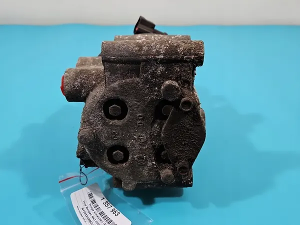 Ilmastointikompressori Ford Mondeo MK3 1S7H-19D629-CC image 4