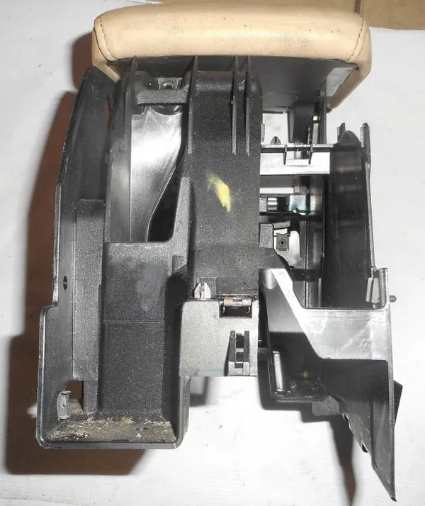VW Jetta V Käsinoja OEM 1K5864251B - Nahka image 6