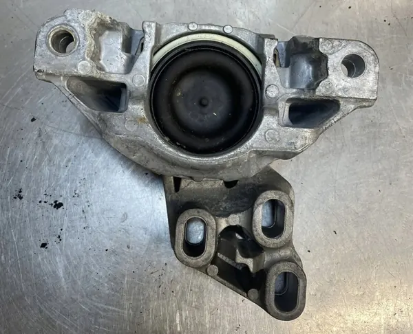 Motorsteun OEM A2462400217 voor Mercedes A-Klasse W176 image 2
